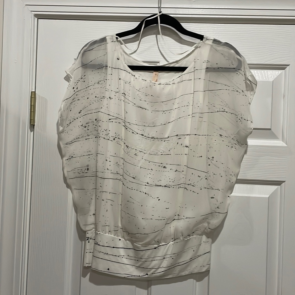 Nwt Bailey 44 Top Size Medium